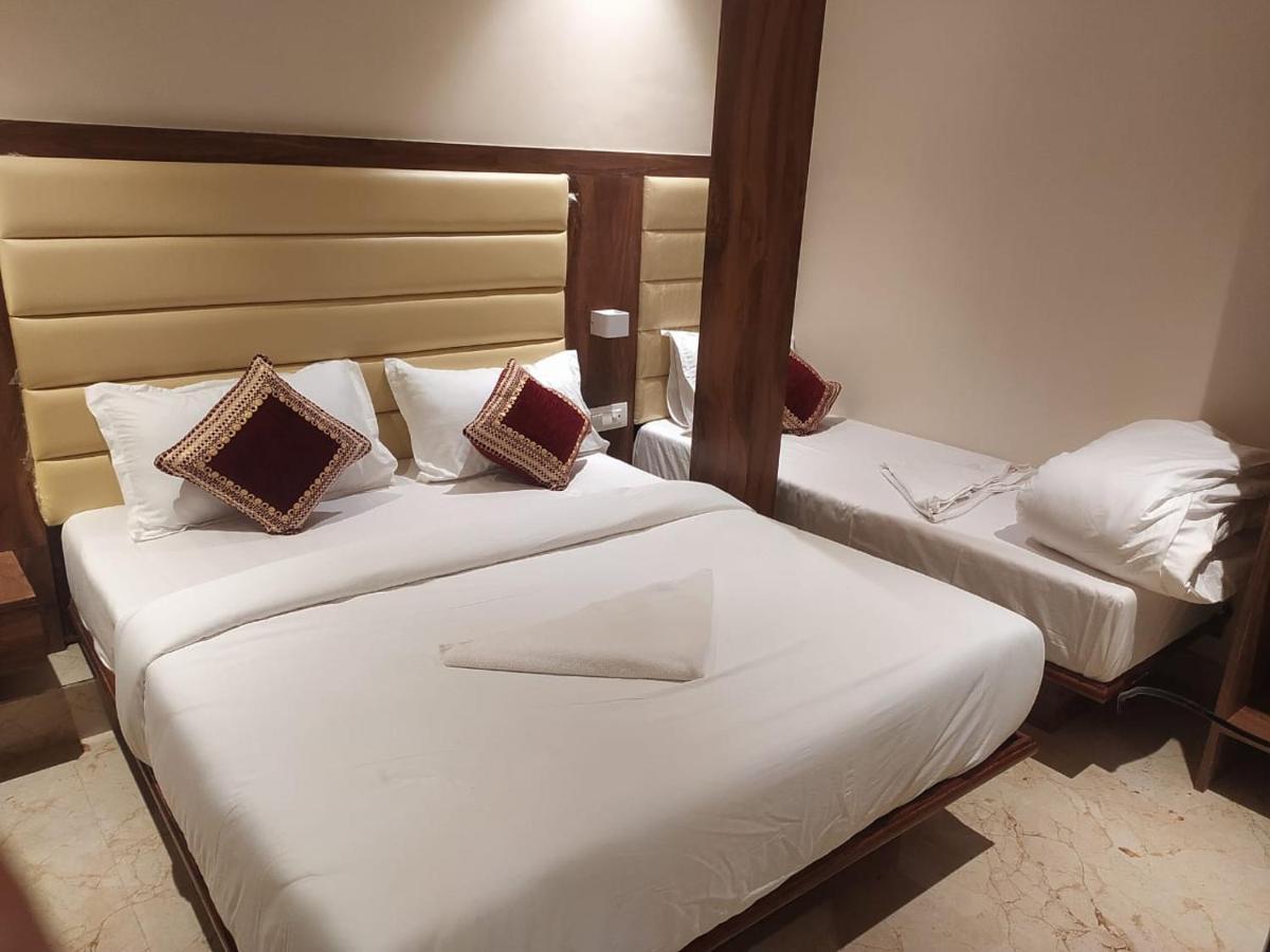 Hotel Adams Inn Near Mumbai Airport エクステリア 写真