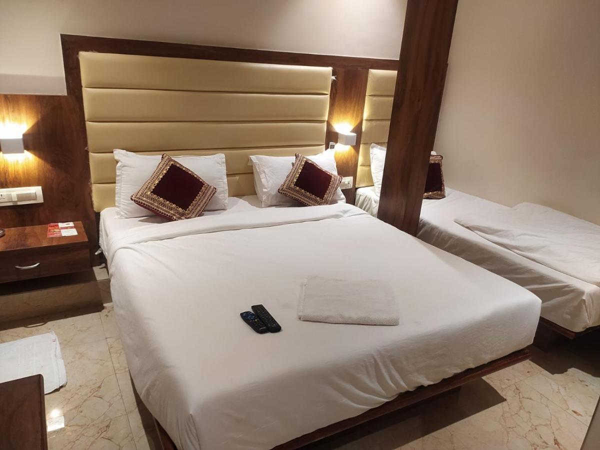 Hotel Adams Inn Near Mumbai Airport エクステリア 写真