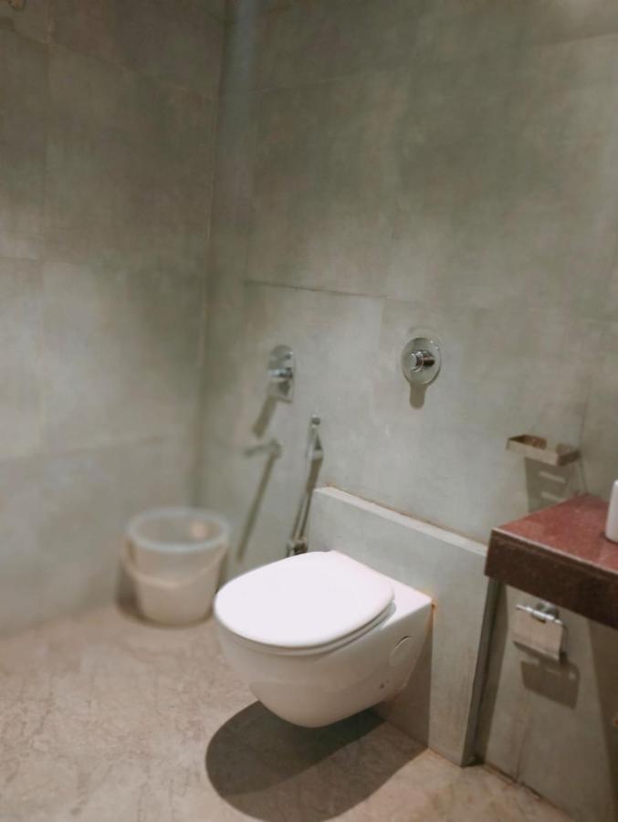 Hotel Adams Inn Near Mumbai Airport エクステリア 写真