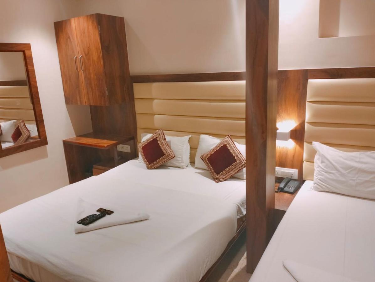 Hotel Adams Inn Near Mumbai Airport エクステリア 写真