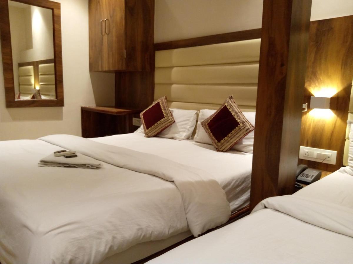 Hotel Adams Inn Near Mumbai Airport エクステリア 写真